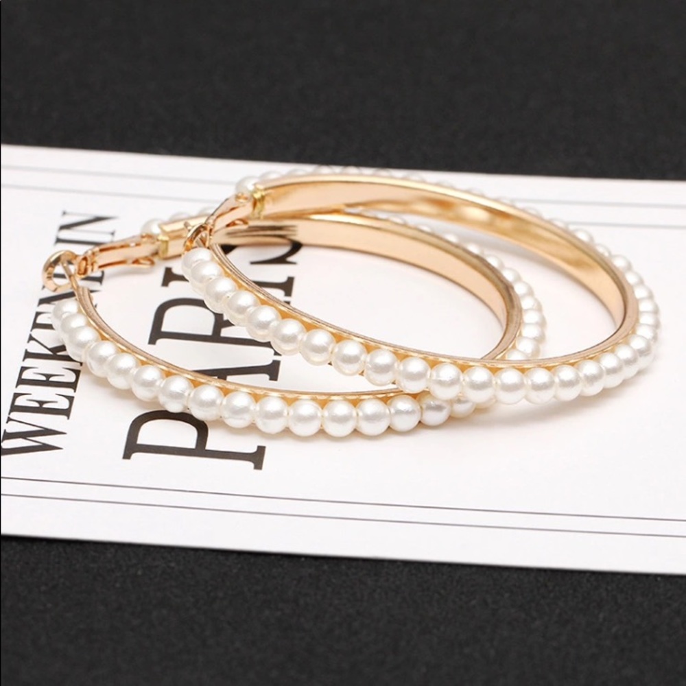 ⚜️[𝟯/$𝟭𝟴]⚜️Large Pearl Infinity Hoops NEW - Picture 4 of 8